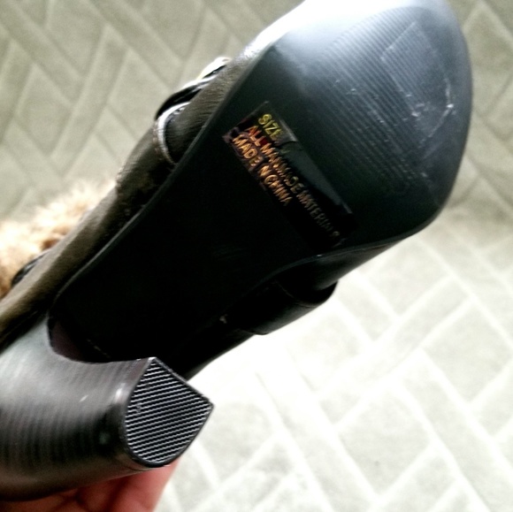 Fur top brown ankle boots with buckles - Picture 4 of 5